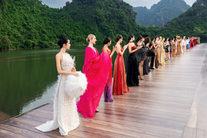 Miss Cosmo 2024: The Dawn of a New Beauty Era 22 FASHION SHOW 2