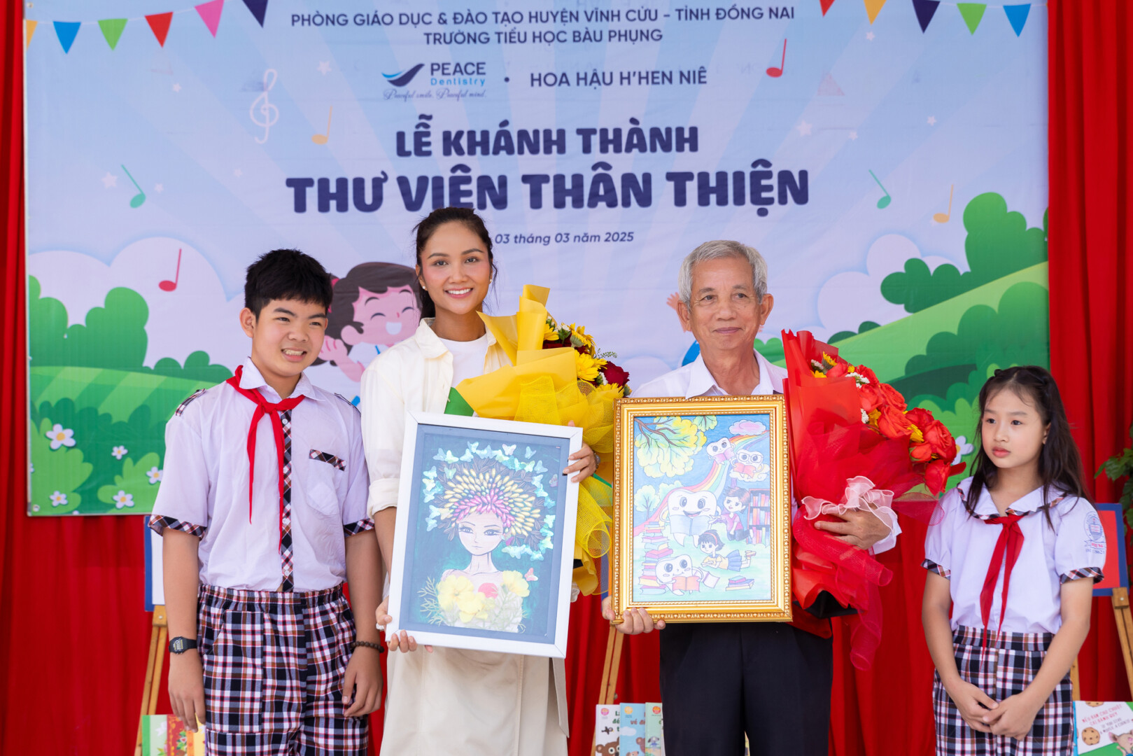 HHen Nie Khanh thanh thu vien than thien tai Dong Nai166