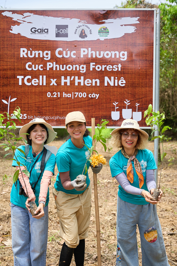 Hoa hau HHen Nie Trong rung VQG Cuc Phuong t3.2025149