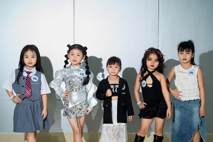 DAN MAU NHI TRONG BUOI CASTING COSMO THE SHOW