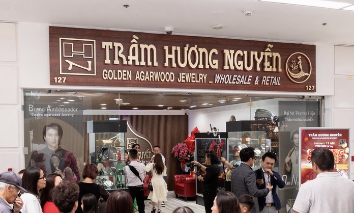 Trầm Hương Nguyễn Khai Trương Tưng Bừng Địa Điểm Mới, Nâng Tầm Trải Nghiệm Tại Little Saigon 1 EE2L2854