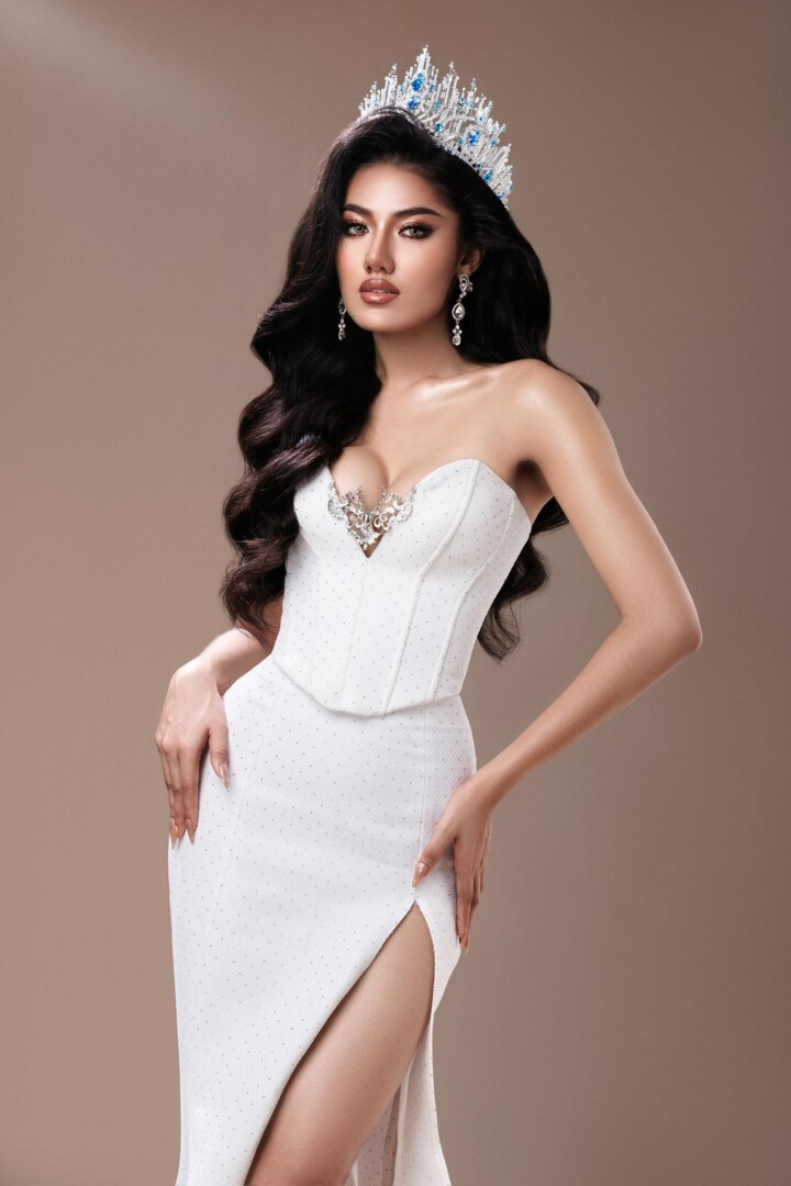 JOLENE MYINT MYAT MOE MISS COSMO MYANMAR 2025