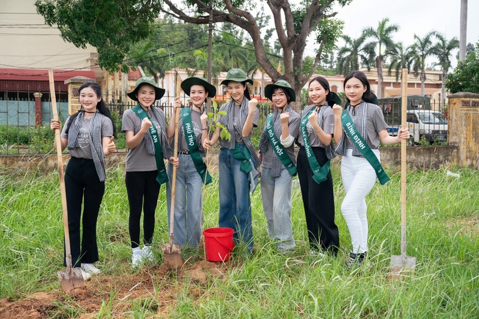 Thao Trang trong hoat dong trong cay cung HHTD VN