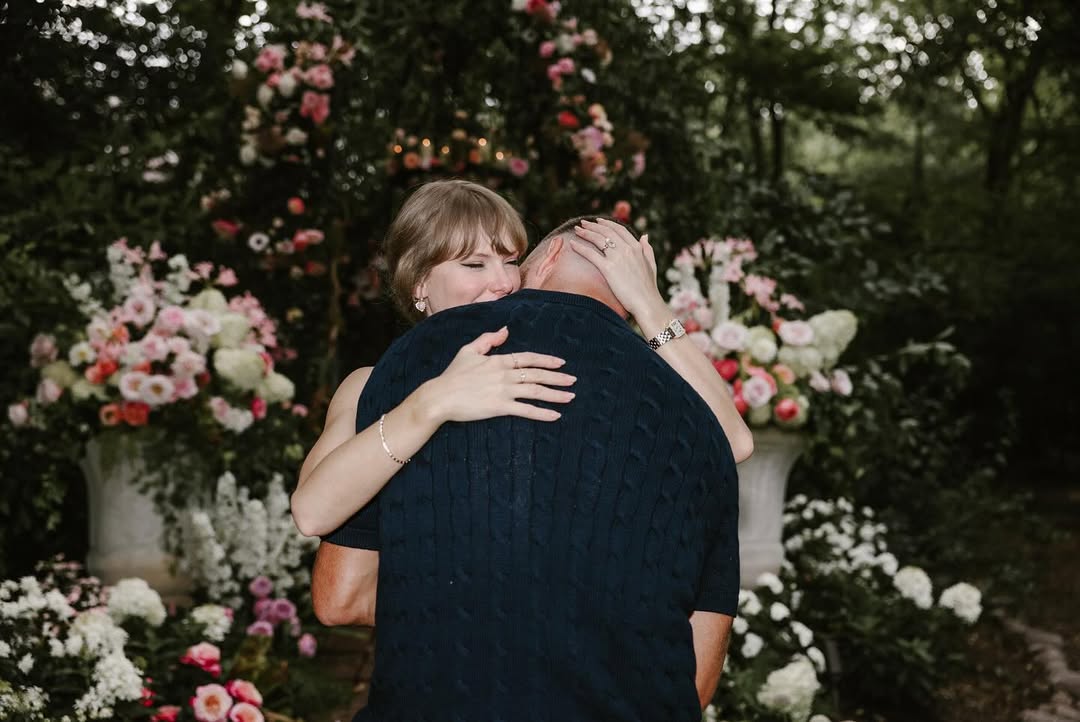 taylor swift engaged 2
