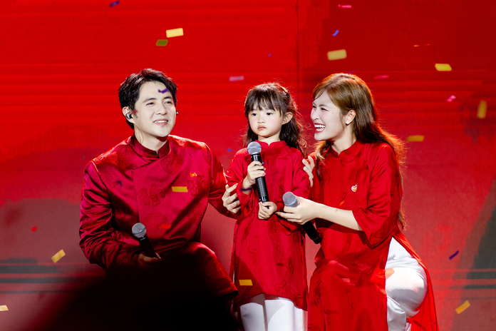 Dem trinh dien tai Quang truong Dong Kinh Nghia Thuc
