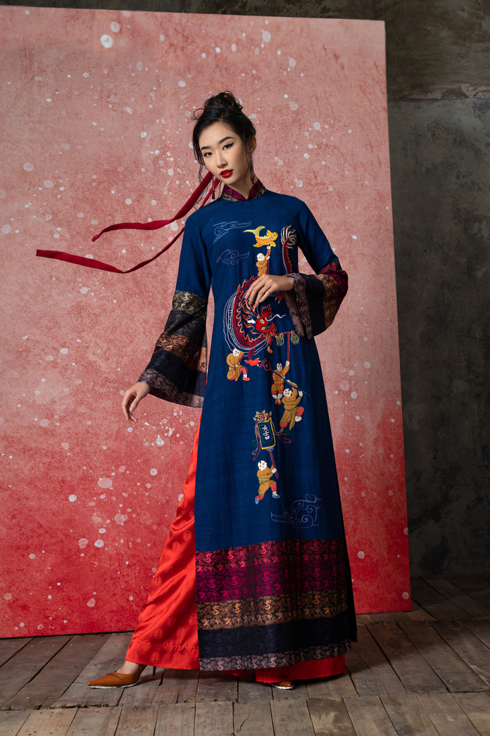 Kelly Khoa Nguyen AO DAI