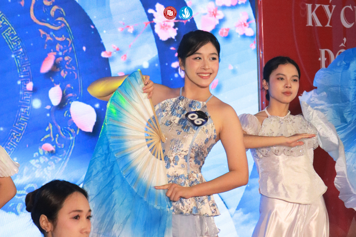 Anh 2