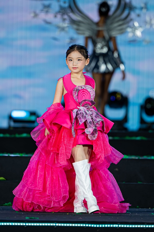 COSMO THE SHOW T.EA . COSMO CARNIVAL BY NAM A BANK 1