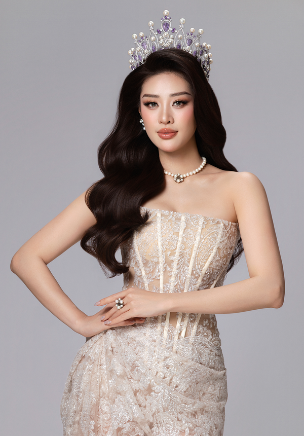 Hoa hau Khanh Van Ky niem 06 nam dang quang Hoa hau Hoan vu Viet Nam0