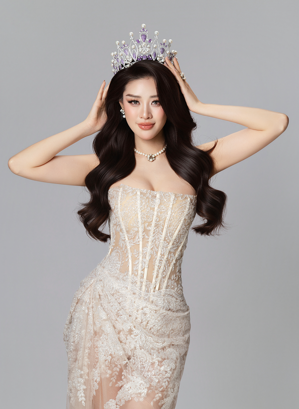 Hoa hau Khanh Van Ky niem 06 nam dang quang Hoa hau Hoan vu Viet Nam3