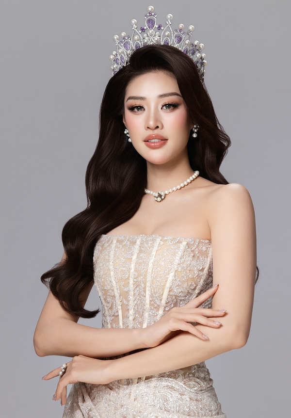 Hoa hau Khanh Van Ky niem 06 nam dang quang Hoa hau Hoan vu Viet Nam5