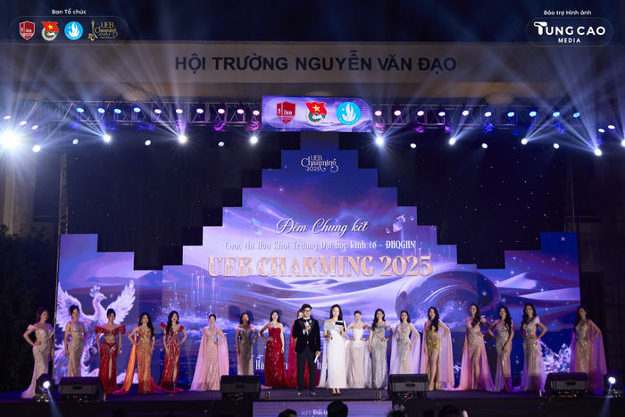 Phan thi Trinh dien Trang phuc Da hoi cua Top 18