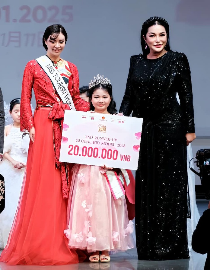 Nghệ sĩ Cindy Thái Tài mang kinh nghiệm đào tạo người mẫu đến “Siêu Mẫu Nhí Toàn Cầu 2026” 8 Cindy1