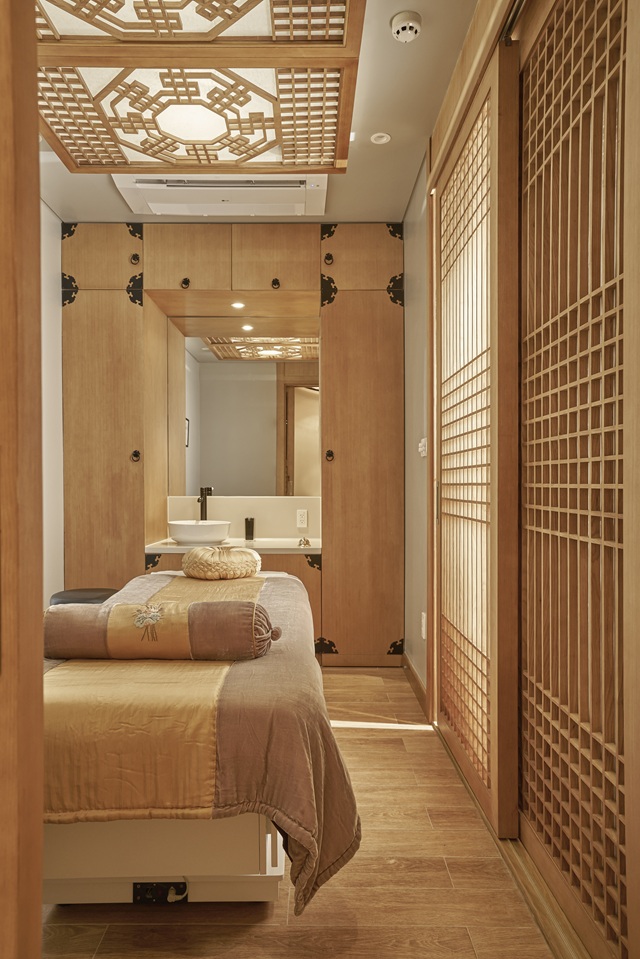 Imperial Beauty Clinic: A Premier 5 - star Aethetic Tourism Ecosystem for the Overseas Vietnamese Community 11 Hoa hau ha kieu anh 8